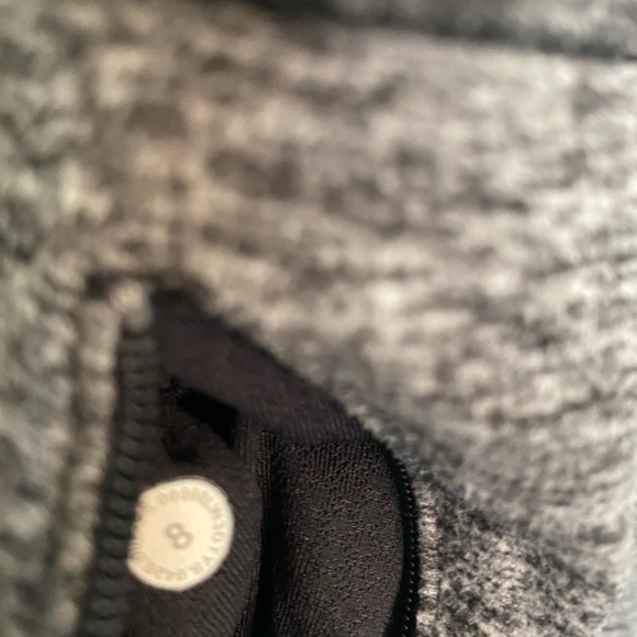 Lululemon sweater 8 - Picture 3 of 4